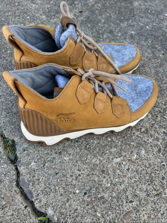 Sorel Shoes - Sorel women’s  Tan Leather & Gray Wool Trail Sneakers